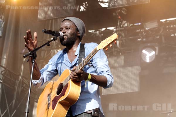 FEFE - 2013-07-21 - PARIS - Parvis de l'Hotel de Ville - 